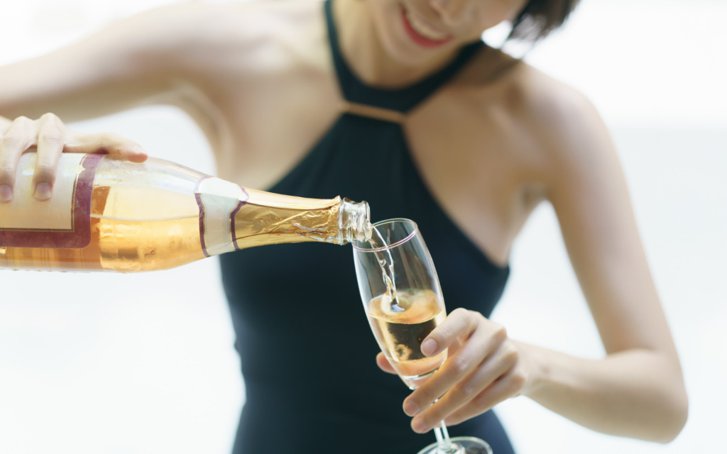 Процесс изготовления игристого весьма сложен и имеет множество пунктов