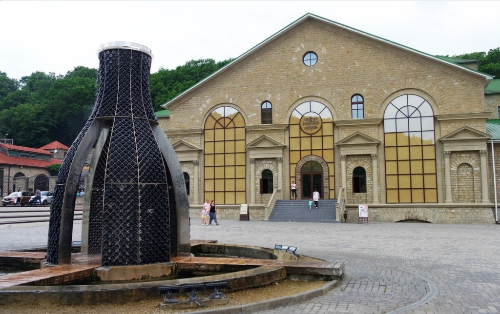 Абрау Дюрсо - один из самых известных производителей вин на Кубани